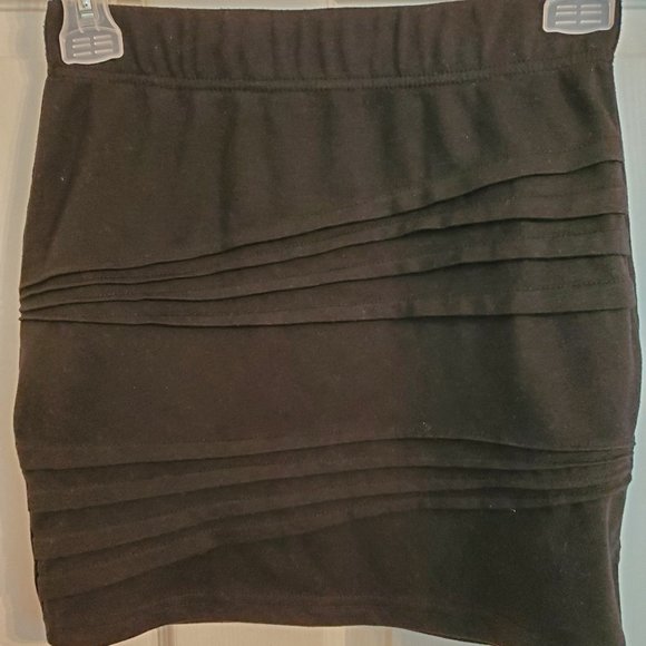 Black Micro-Mini Skirt - Size 8 AUD (Fits like 0-2) | Stylish & Petite Fit - Picture 1 of 3
